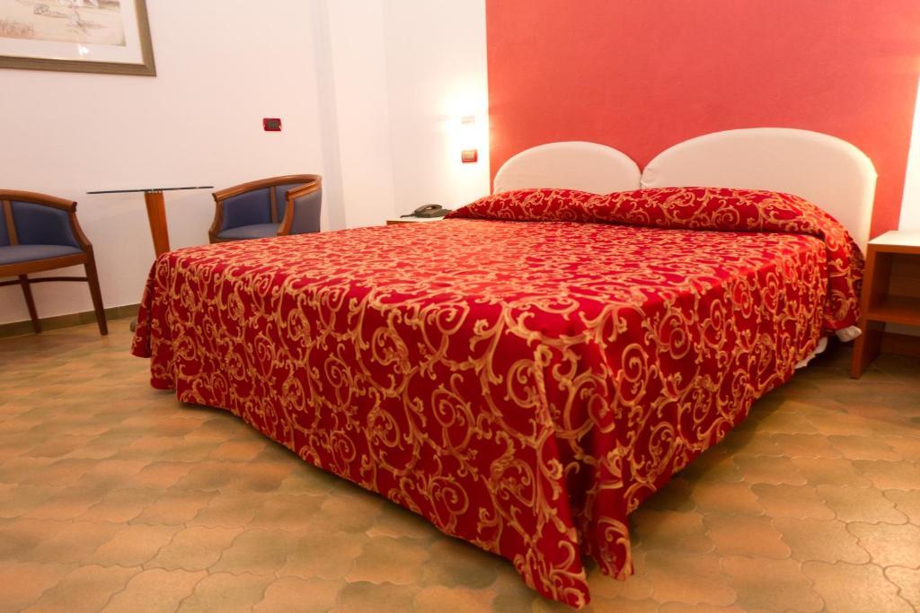 Double or Twin Room,115592432:JPEG
